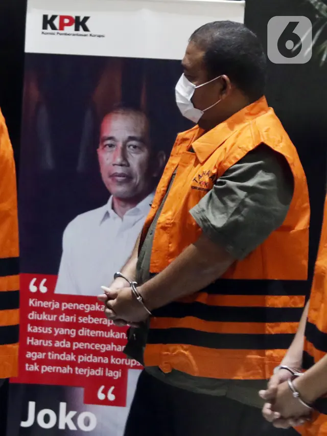 FOTO: KPK Tahan Bupati Langkat Terbit Rencana Perangin Angin