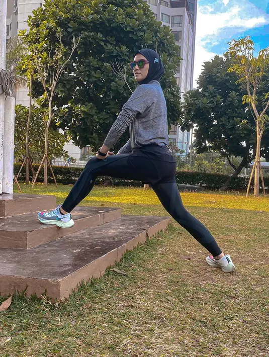 (Instagram/zeezeeshahab)