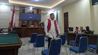 Muhammad Rivaldo Miliandri G Silondae alias KIF menjalani sidang tuntutan di PN Tanjung Karang. Foto (Liputan6.com/Ardi)