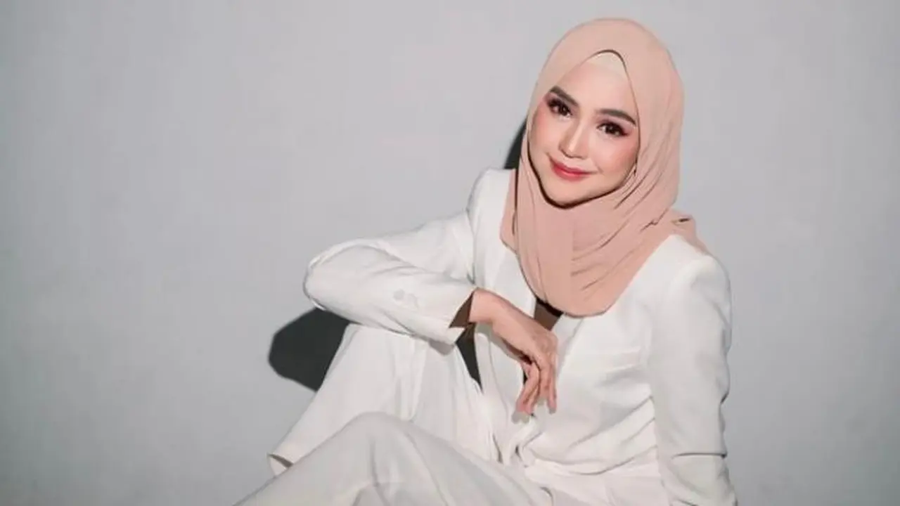 Ria Ricis mengaku masih fokus pada dirinya sendiri. Belum siap buka hati. [Foto: Instagram/riaricis1795]