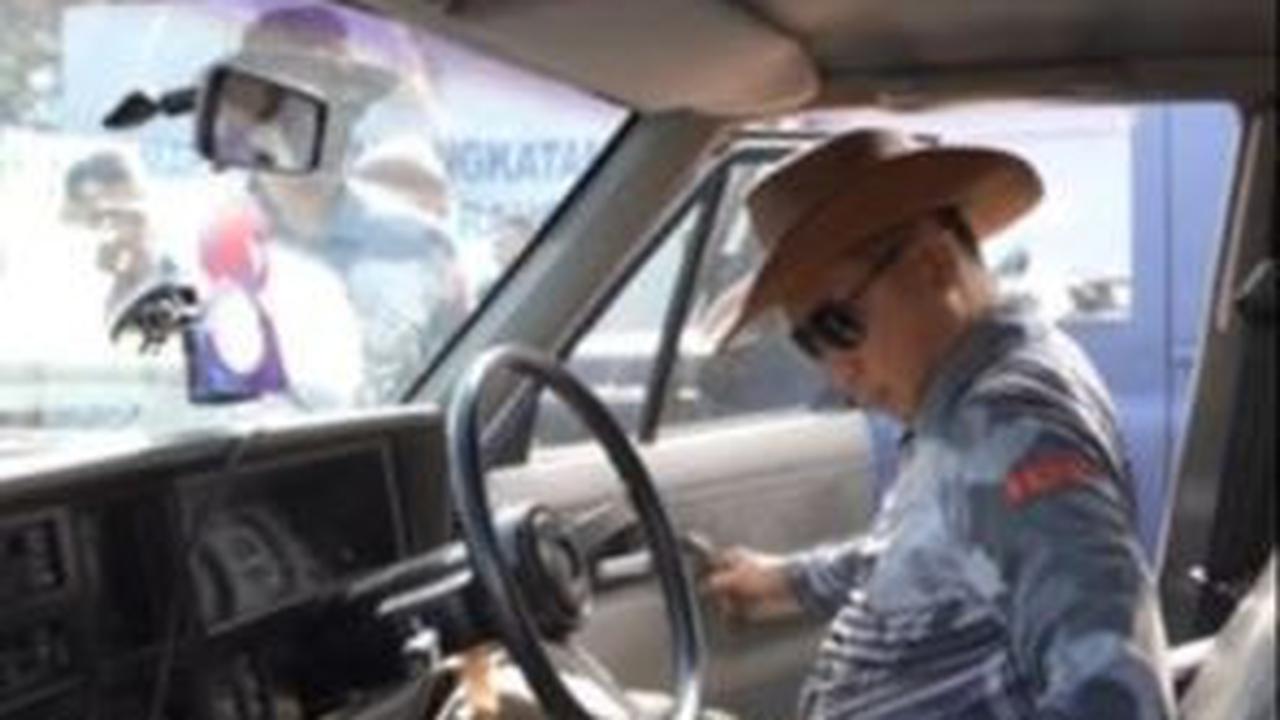 Pada acara tersebut, Agus Subiyanto terlihat mengendarai sendiri mobil offroad yang telah disediakan oleh panitia. <br>