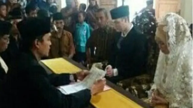 Bikin Iri, Gadis Wonogiri Dinikahi Bule Ganteng Selandia Baru