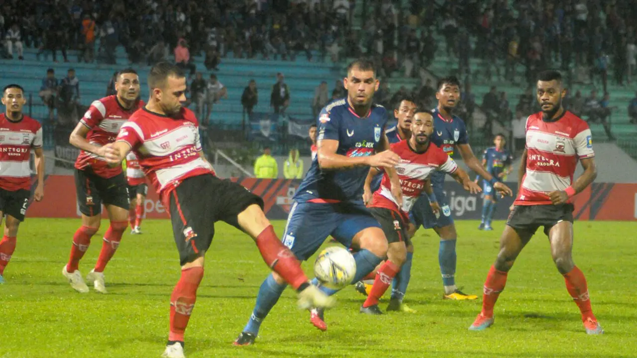 PSIS Semarang vs Madura United