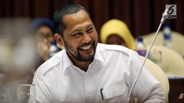 Tampil Brewokan, Buwas Bahas Anggaran Bulog di DPR