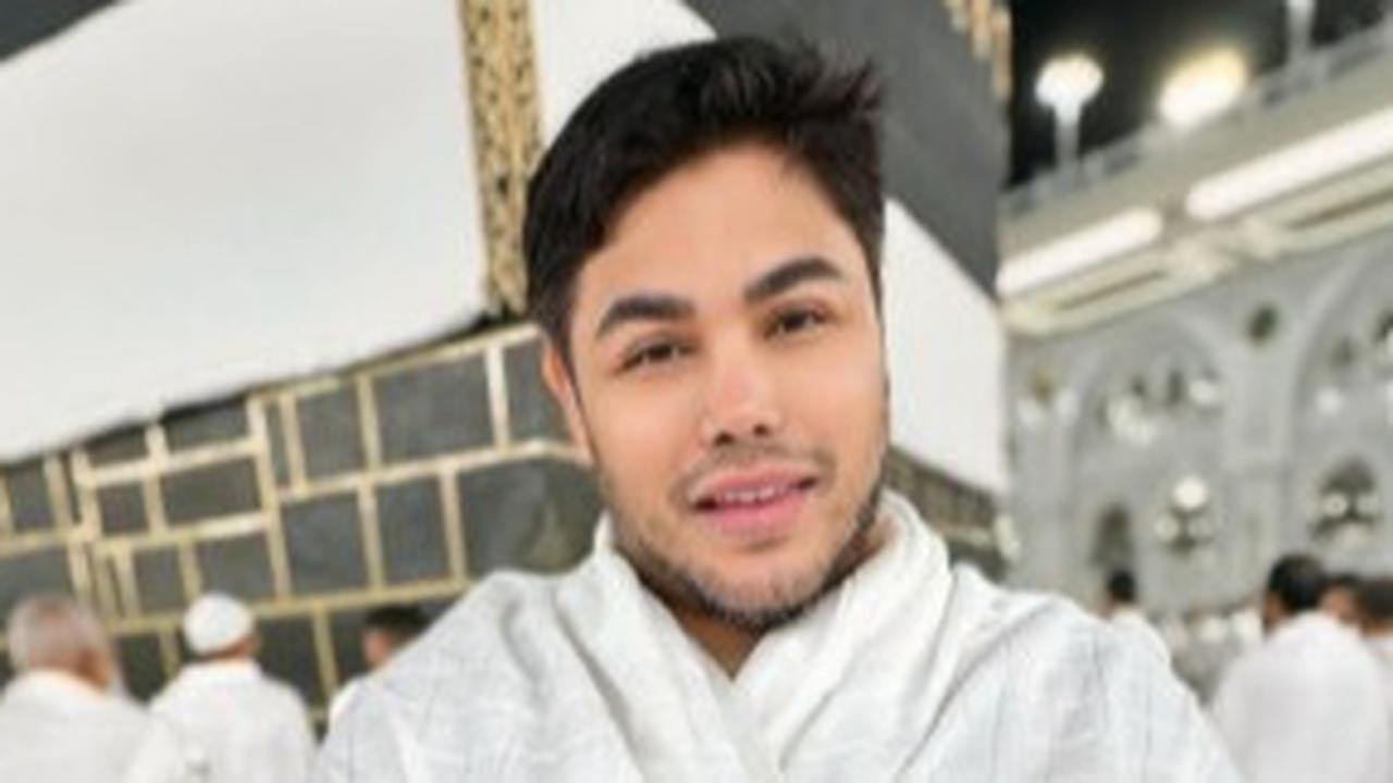Ivan Gunawan Merasa Berat Hingga Kirim Pesan Maaf untuk Ibunda Saat Haji di Arafah