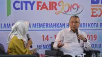 Menteri Desa, Pembangunan Daerah Tertinggal, dan Transmigrasi, Eko Putro Sandjojo berdialog dengan sejumlah pengusaha UMKM Provinsi Bengkulu pada Bengkulu City Fair di Kota Bengkulu.