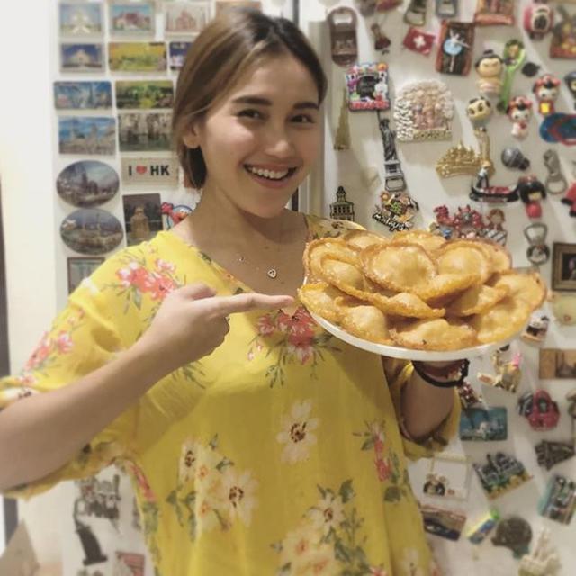 6 Momen Ayu Ting Ting Pamer Kemampuan Bikin Kue Idaman Banget Hot Liputan6 Com
