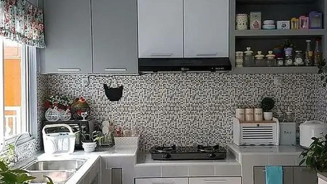 Desain Rak Piring Minimalis untuk Dapur Modern