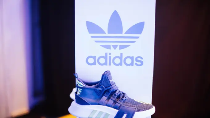 Adidas Dikecam Warganet Indonesia usai Klaim Wayang Kulit dari Malaysia