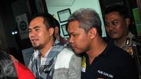 Saipul Jamil usai jalani tes urine di Gedung Laboratorium Badan Narkotika Nasional (BNN), Jakarta, (19/2). Saiful Jamil menjalani tes urine terkait pemeriksaan dirinya yang diduga melakukan pencabulan terhadap remaja pria. (Liputan6.com/Yoppy Renato)