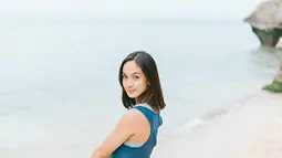 Di usianya yang sudah 25 tahun ini Nasya Marcella pun beberapa kali menjalani liburannya bersama kekasih. Seperti saat liburan ke pantai ini ia ditemani oleh kekasihnya yang bernama Radityo Pangaribowo. Sempat tertutup, namun kini hubungan keduanya pun kerap dipamerkan dalam media sosial Instagram masing-masing. (Liputan6.com/IG/@nasyamarcella)