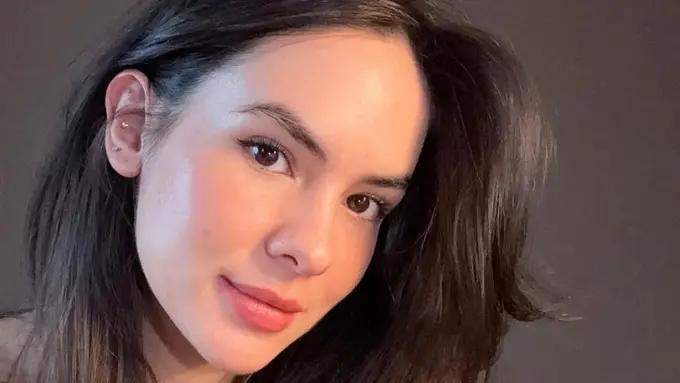 Steffi Zamora Tampil Menawan dengan Makeup Natural, Bangkit dari “Flamingo Era” Usai Melahirkan