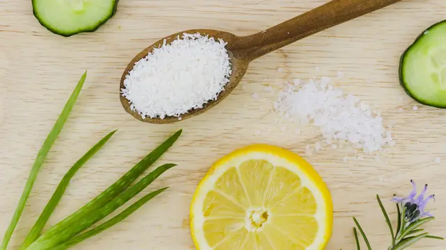 Ilustrasi Lemon dan Garam