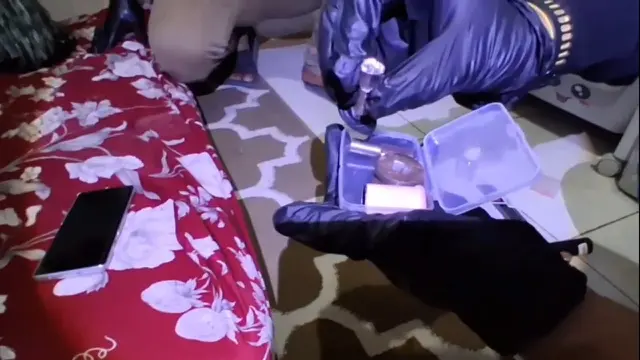 Polisi membongkar praktik pembuatan pil ekstasi rumahan atau home industry di Kabupaten Tulang Bawang, Lampung.