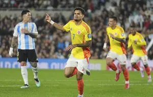 Selebrasi Luis Diaz dalam laga Kualifikasi Piala Dunia 2026 Zona Conmebol antara Argentina vs Kolombia, Rabu (11/6/2025). (AP Photo/Gustavo Garello)