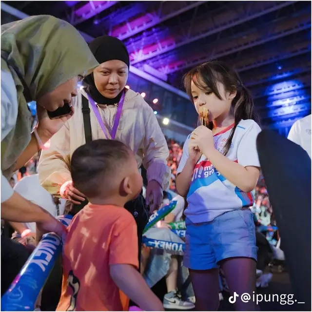 Cipung Alias Rayyanza Malik Ahmad dengan Malu-Malu dan Salah Tingkah Memuji Gempi Anak Gading Marten Cantik. Warganet pun Menyebut Cipung Sebagai Saingan Rafathar Merebut Gempi
