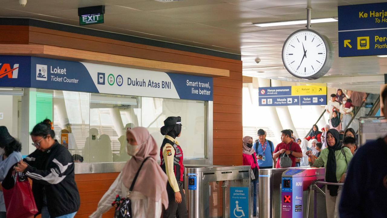 PT Kereta Api Indonesia (Persero) bersama Bank BNI meresmikan penamaan atau Naming Rights Stasiun Dukuh Atas menjadi Stasiun Dukuh Atas BNI, Rabu (20/11)