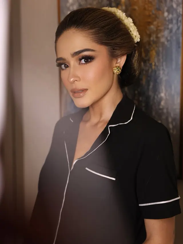 Yasmine Wildblood saat pernikahan Darma Mangkuluhur dan DJ Patricia (Foto: Instagram @yaswilblood)
