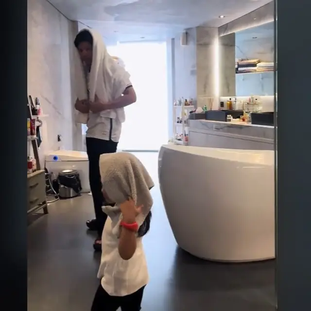 Atta Halilintar Bikin Video Baremg Ameena di Kamar Mandi Rumahnya yang Disebut Seluas Samudra
