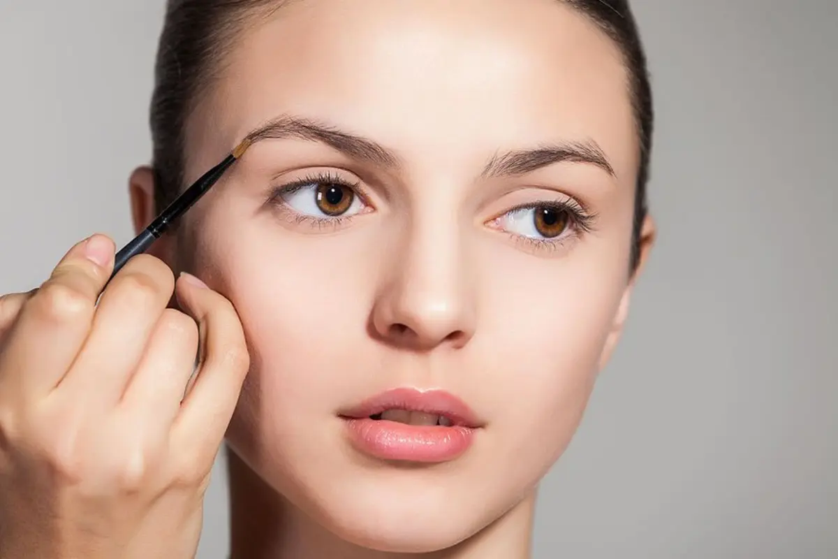 Tutorial Membuat Alis Natural Tidak Lebay Seperti Alis Sinchan