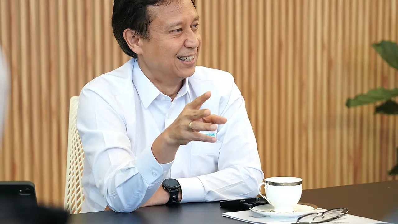 Menkes Budi Gunadi  perubahan gaya hidup sehat tidak bisa dilakukan dengan cara paksaan. Menurutnya, kebiasaan hidup justru akan lebih efektif berubah jika lahir dari kesadaran individu, bukan karena larangan atau hukuman. (Foto: Dok Kemenkes)
