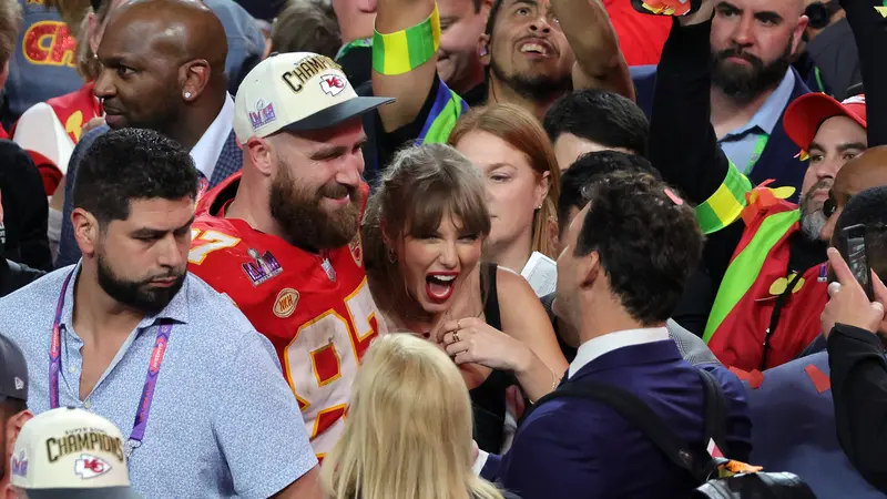 Taylor Swift mendukung kekasihnya di Super Bowl LVIII