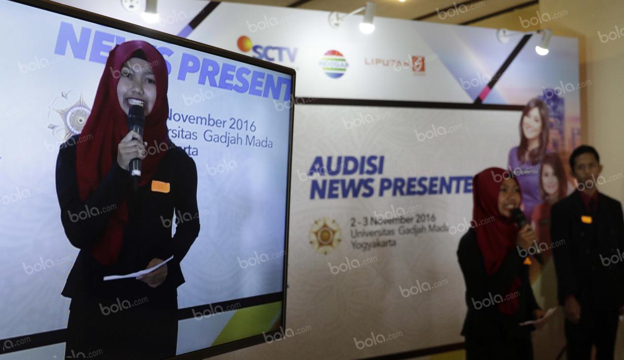 Audisi presenter berita menjadi salah satu acara yang paling diminati peserta dalam Emtek Goes To Campus di Graha Sabha Pramana, UGM, Yogyakarta, 2 November 2016. (Bola.com/Arief Bagus)