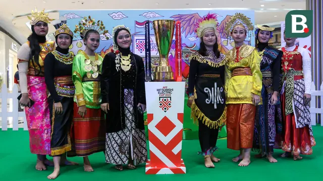 Foto: Mendarat di Indonesia, Ini Penampakan Trofi Piala AFF 2022