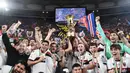 Menang 1-0 atas AC Milan mengantar Bologna merengkuh gelar juara Piala Italia (Coppa Italia) musim 2024/2025. Dan, ini menjadi gelar pertama bagi Bologna sejak 51 tahun silam. (Isabella BONOTTO/AFP)