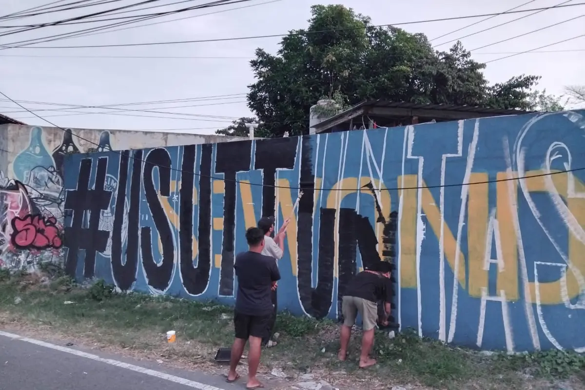 Suporter PSIM Gelar Aksi Mural Serentak, Desak Kasus Mandala Krida Diusut Tuntas