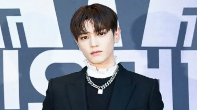 Taeyong NCT tampil tampan dengan pakaian monokrom di Konfersi Pers Street Women Fighter/dok.Celine
