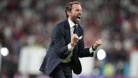 Gareth Southgate. Pelatih berusia 51 tahun yang masih menjabat sebagai pelatih Timnas Inggris ini sukses membawa Three Lions menjadi runner-up di ajang Euro 2020 lalu. Sebelumnya, ia pernah membesut Middlesbrough pada 2006 hingga 2009 dan Inggris U-21 pada 2013 hingga 2016. (AFP/Pool/Frank Augstein)