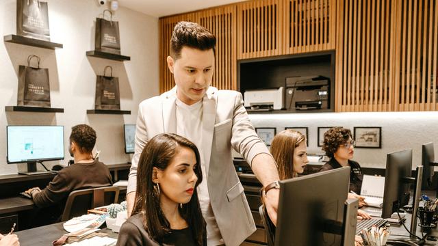 Tanda-Tanda Atasan Melakukan Micromanage Kepada Bawahannya