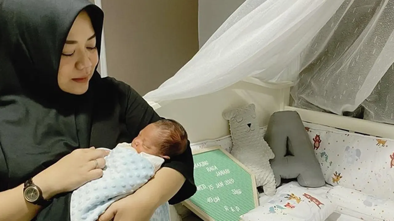 6 Potret Wajah Anaking Raga Janari, Anak Risa Saraswati yang Menggemaskan