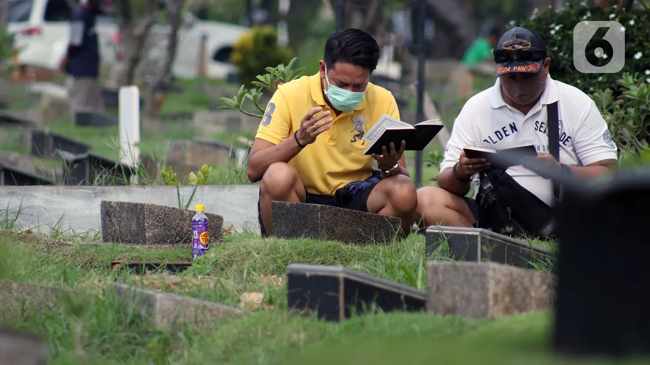 Peziarah Dibatasi dan Wajib Kenakan Masker