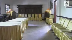 Gibran Rakabuming Raka, menjelaskan menu yang akan dihidangkan kepada para tamu saat resepsi.