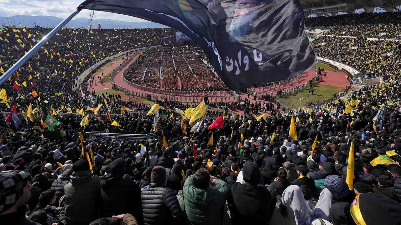 FOTO: Ribuan Warga Hadiri Pemakaman Pemimpin Hizbullah Hassan Nasrallah dan Wakilnya Sayyed Hashim Safieddine
