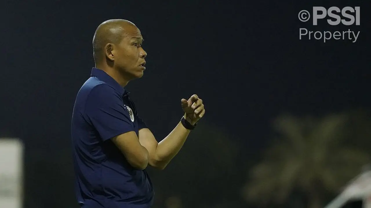 Nova Arianto ketika bertugas sebagai pelatih Timnas Indonesia U-17 (c) Media PSSI