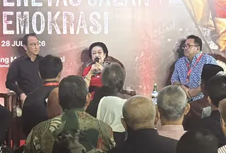 Megawati saat berpidato pada peringatan 30 tahun Peristiwa Kudatuli di Taman Ismail Marzuki (TIM), Cikini, Jakarta Pusat, Selasa (21/7/2026).