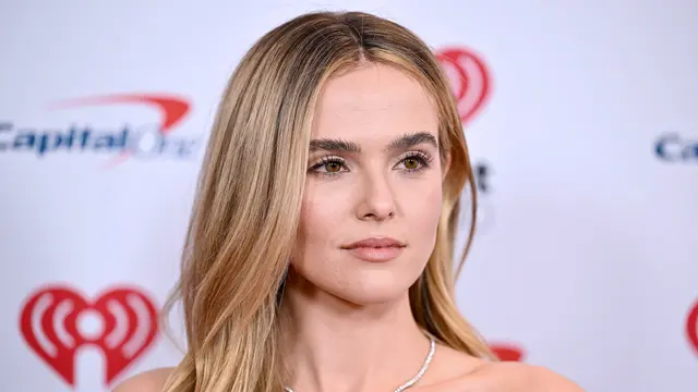 Pesona Zoey Deutch Berbalut Mini Dress Hitam