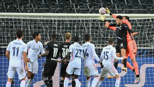 Gol Benzema dan Casemiro Selamatkan Madrid dari Kekalahan Atas Moenchengladbach