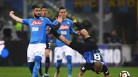 Penyerang Napoli, Lorenzo Insigne, menilai timnya masih memiliki peluang untuk meraih gelar Scudetto 2017-2018 meskipun harus turun ke posisi dua klasemen setelah bermain imbang 0-0 lawan Inter Milan. (AFP/Marco Bertorello)