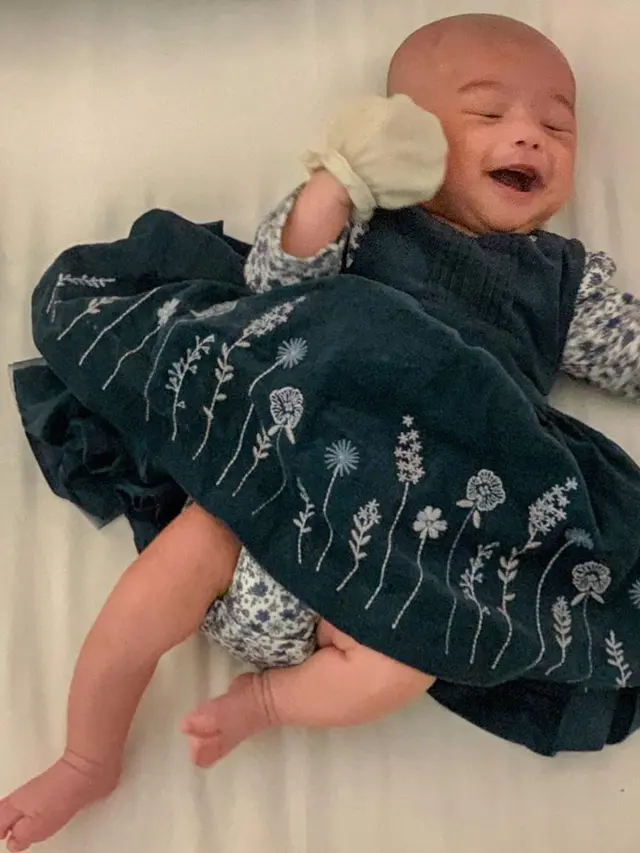Berusia 6 Bulan, Ini 6 Potret Buah Hati Adzana Bing Slamet dan Rizky Alatas