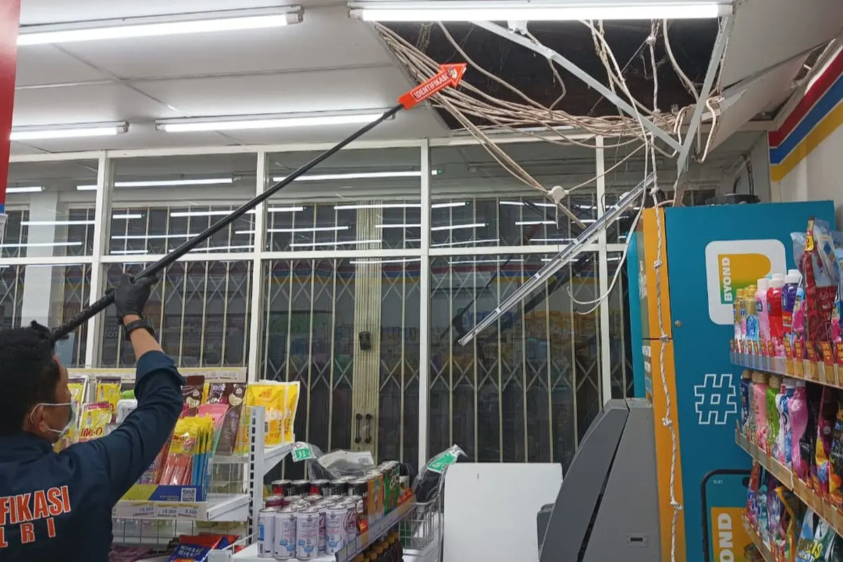 Mesin ATM di Pesawaran, Lampung dibobol maling.