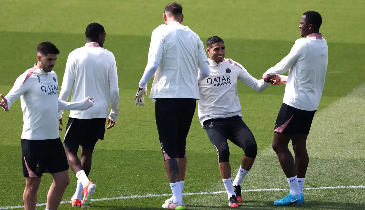 Paris Saint-Germain (PSG) akan menjamu Arsenal pada pertandingan leg kedua semifinal Liga Champions 2024/2025 di Parc des Princes, Kamis (8/5/2025) dini hari WIB. (FRANCK FIFE/AFP)