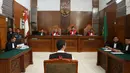 "Atau dakwaan kedua pasal 127 ayat 1 huruf a undang-undang no 25 tahun 2009 tentang narkotika dan kedua pasal 60 ayat 5 undang-undang RI no 5 tahun 97 tentang psikotropika," sambung Nasrudin. (Nurwahyunan/Bintang.com)