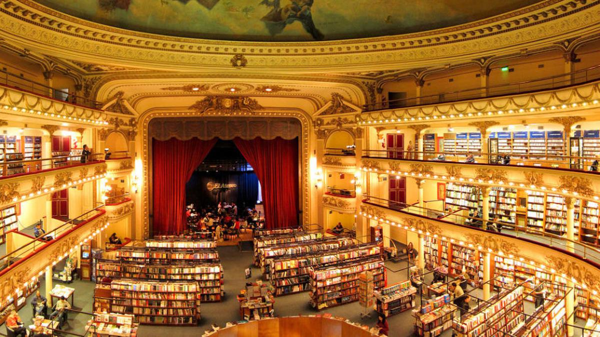 10 Perpustakaan dengan Desain Interior Mengagumkan