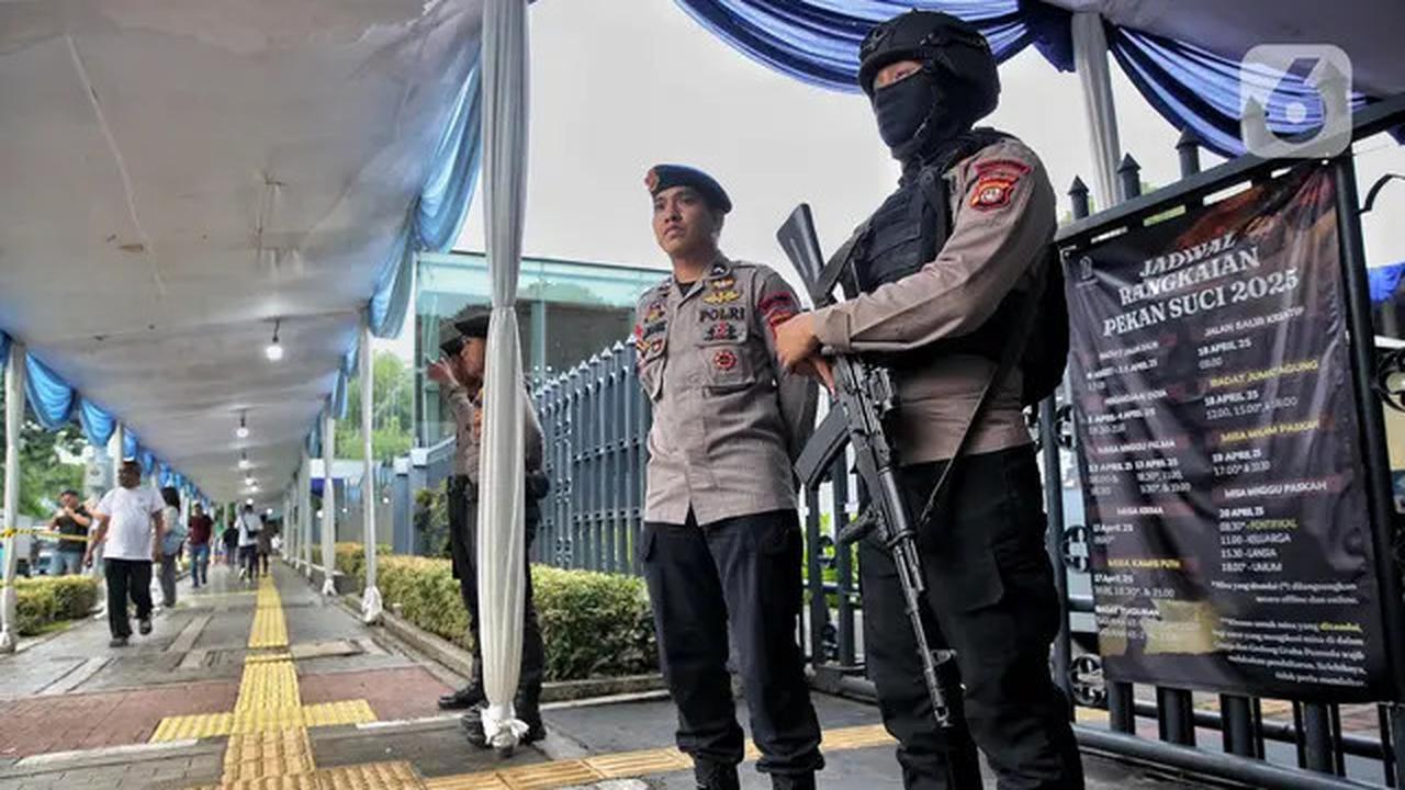 Tri Hari Suci Paskah, Personel Kepolisian Jaga Ketat Gereja Katedral Jakarta