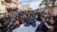 Pemakaman jurnalis Samer Abudaqa dari Al Jazeera. (AP)
