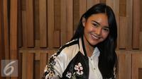 Artis Amanda Manopo berpose usai jumpa pres HUT SCTV ke-26 di SCTV Tower, Jakarta, (11/8). Menandai hari jadi SCTV ke-26, SCTV akan menggelar "Malam Puncak Perayaan HUT SCTV 26 Satu Untuk Semua" pada rabu (24/8/2016). (Liputan6.com/Herman Zakharia)